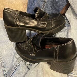 Mudd Women's Black Chunky Heel Loafers